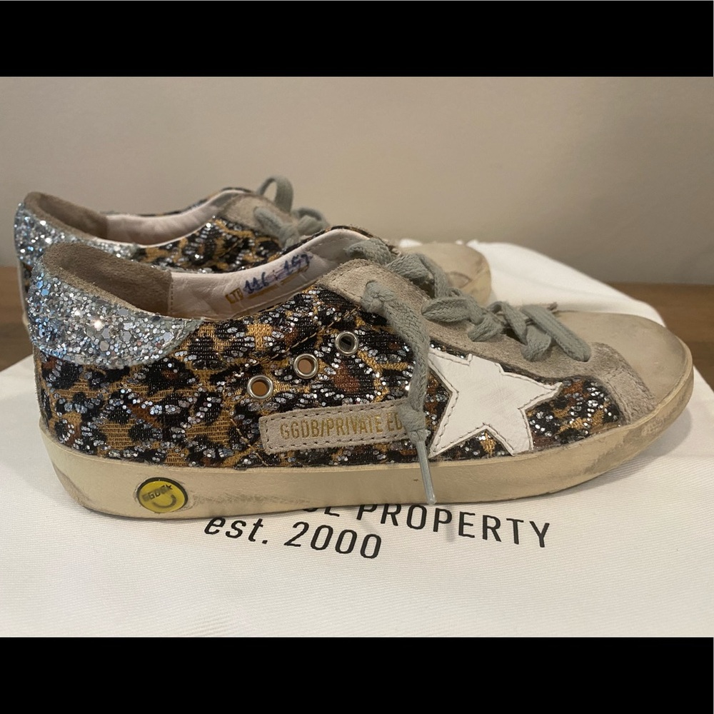 SOLD‼️‼️GOLDEN GOOSE
Superstar Leopard
Embellished Sneakers size 32 womens